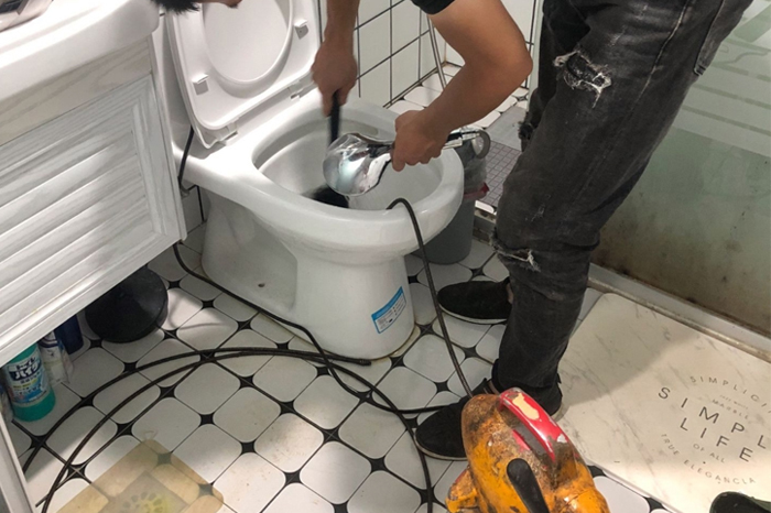 耒阳马桶堵塞自己疏通还是找师傅?专业上门服务让你省时更省心